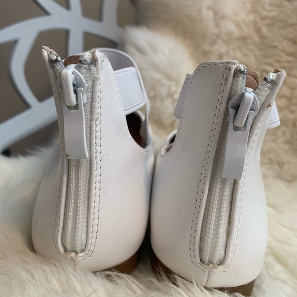 SOLD!! Dream Pairs white ankle strap flats - Picture 3 of 8